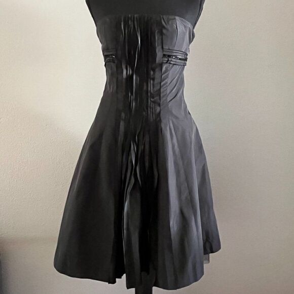 BCBGMaxAzria Dresses & Skirts - BCBGMAXAZRIA Formal Strapless Cocktail Dark Grey Dress size 4